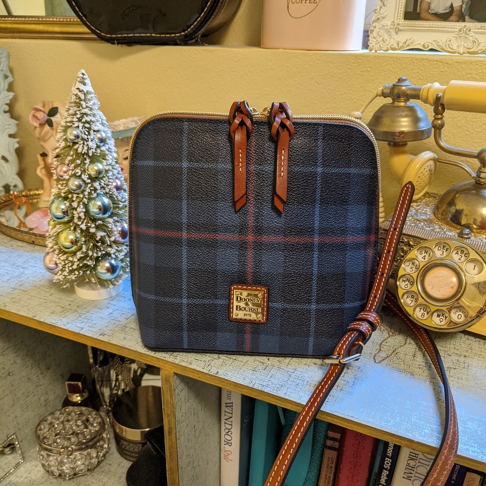 Dooney and bourke Trixie Riverteon Crossbody
